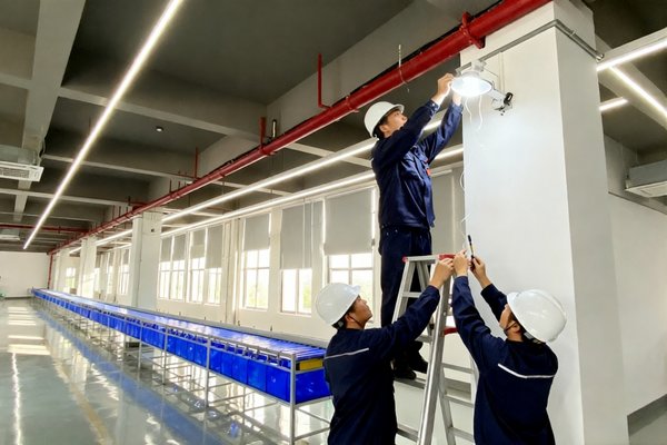 工业照明系统安装